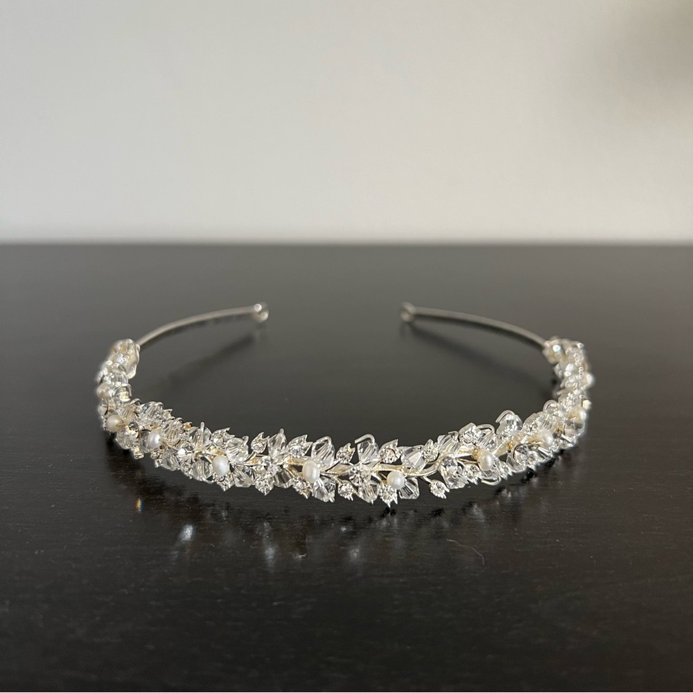 NWOT Delicate Silver Crystal and Pearl Headband - Bridal, Wedding